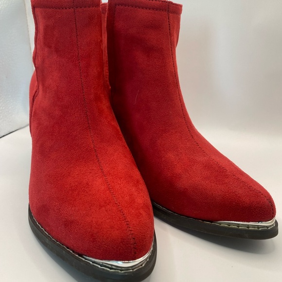 YDN Red Low Heel Faux Suede Cut Out Metal Toe Ankle Booties - NWOT Size: 7.5 - Picture 6 of 8